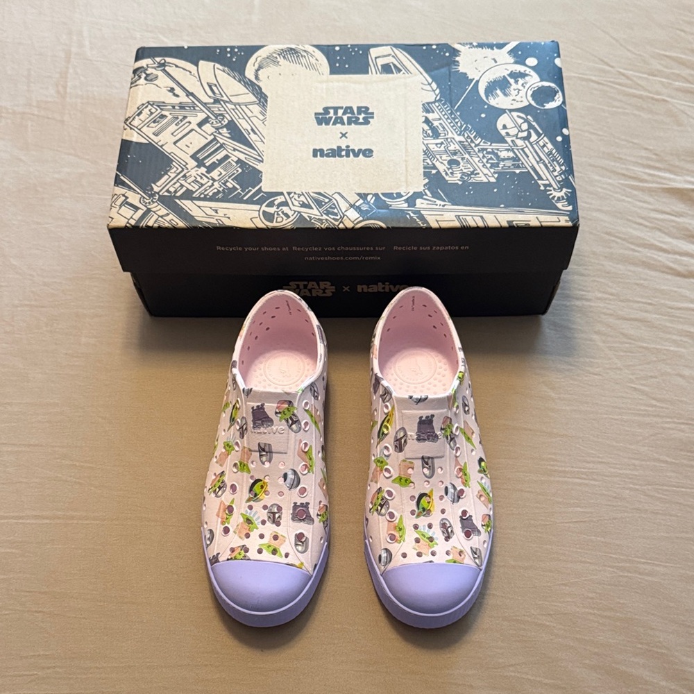 Native x Star Wars — Milk Pink Healing Lavender Mando Grogu Print - Size J3 NIB